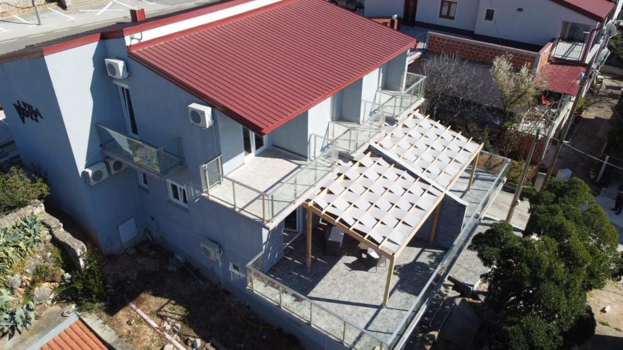 Vila Velvet Hotel Starigrad Paklenica Buitenkant foto