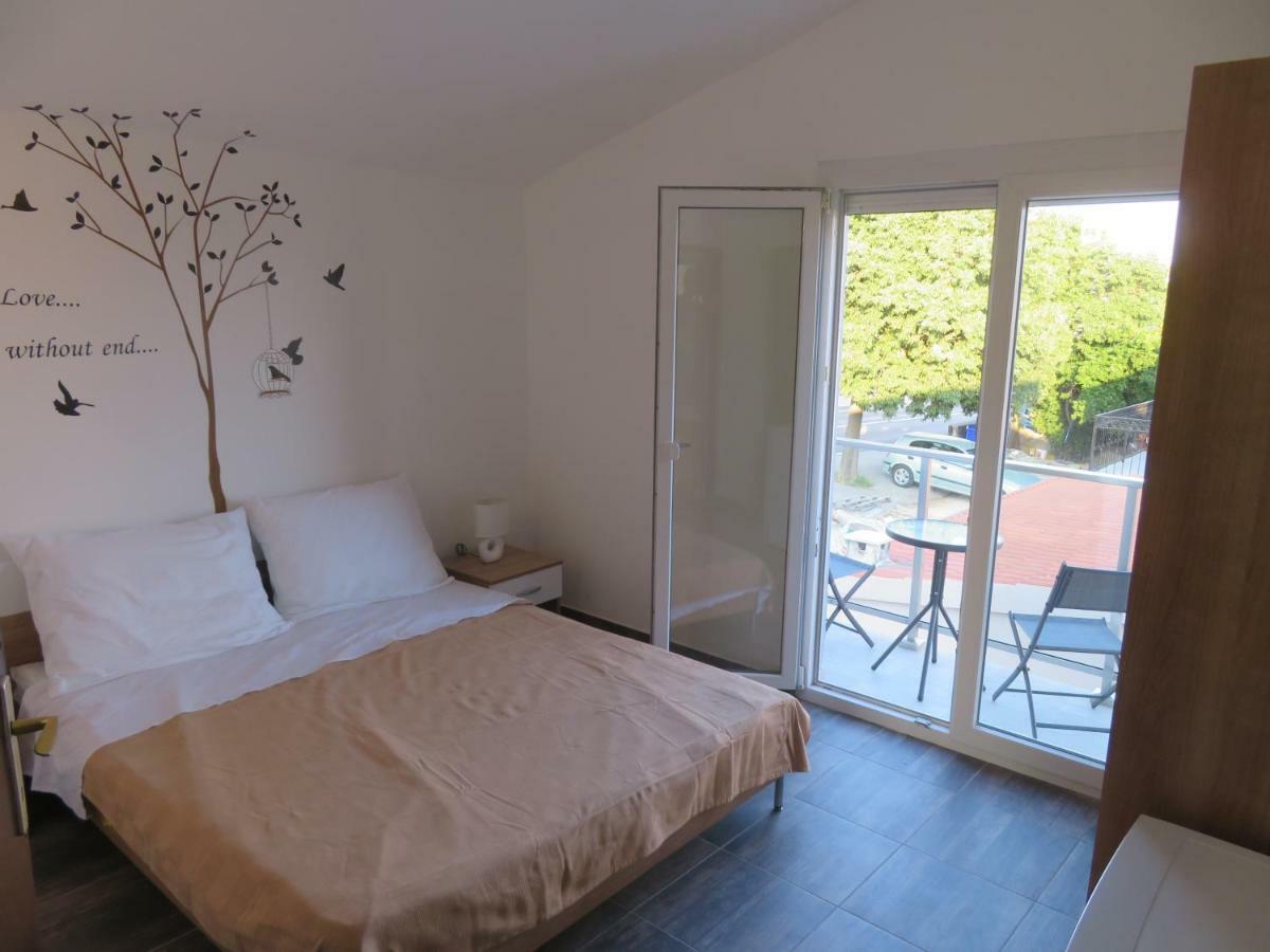 Vila Velvet Hotel Starigrad Paklenica Buitenkant foto