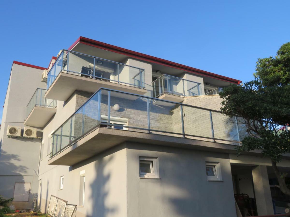 Vila Velvet Hotel Starigrad Paklenica Buitenkant foto