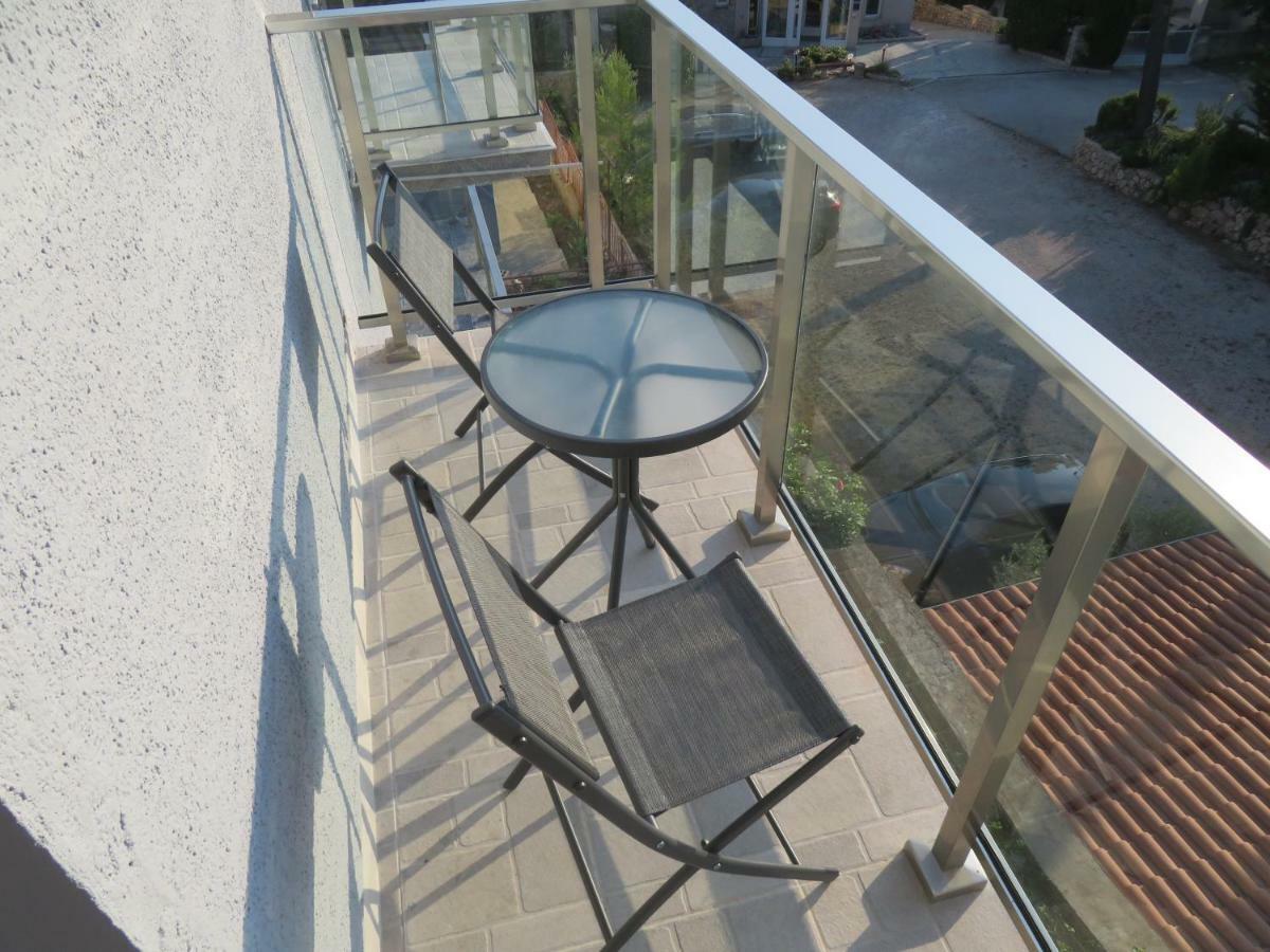 Vila Velvet Hotel Starigrad Paklenica Buitenkant foto
