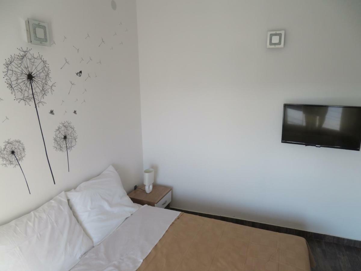 Vila Velvet Hotel Starigrad Paklenica Buitenkant foto