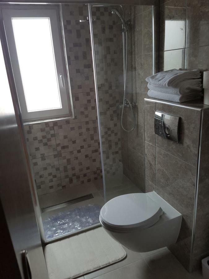 Vila Velvet Hotel Starigrad Paklenica Buitenkant foto